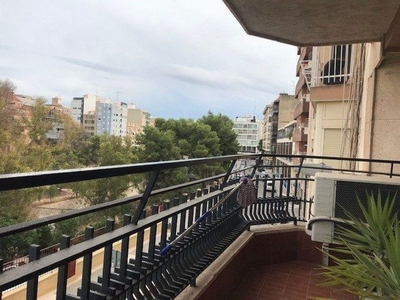 Piso en venta en Pont Nou - Corazón de Jesús de 4 habitaciones con terraza y balcón