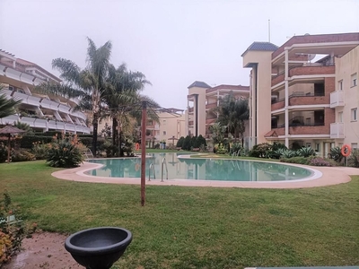 Venta de piso en Riviera del Sol de 2 habitaciones con terraza y piscina