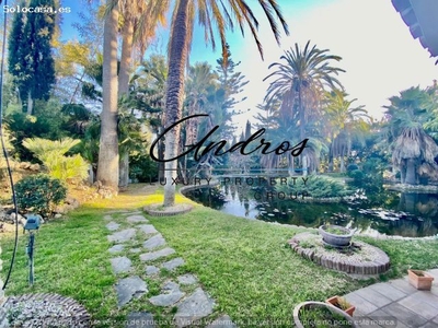 Villa en venta con lago y posibilidad de construir, Marbella