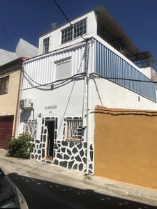 Casa Adosada en venta. Preciosa casa de Pueblo en Cienpozuelos con acceso a dos calles, ideal para Hostal 8 habitaciones con baño en todas.