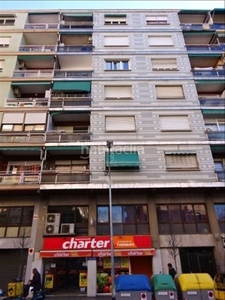 Piso en carrer concepcion arenal piso para reformar completo en Barcelona