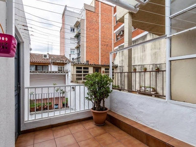 Venta Piso Sabadell. Piso de cuatro habitaciones Primera planta con terraza