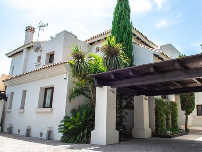 Alquiler Casa unifamiliar Marbella. Nueva plaza de aparcamiento con terraza 603 m²