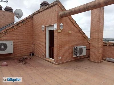 Alquiler de Dúplex 4 dormitorios, 3 baños, 1 garajes, Buen estado, en Boadilla del Monte, Madrid