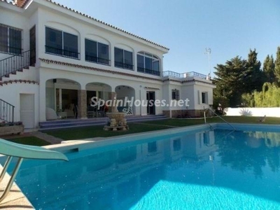 Chalet en venta en Benalmádena