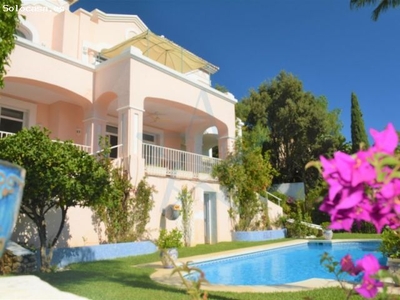 Maravillosa Villa Con Vistas Panorámicas En El Rosario-Marbella-Costa Del Sol