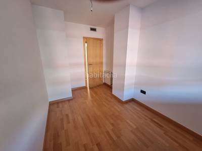 Piso con 4 habitaciones con ascensor y aire acondicionado en Terrassa