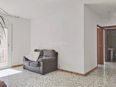 Piso en venta . 4 habitaciones, baño, aseo, balcón en Argentona