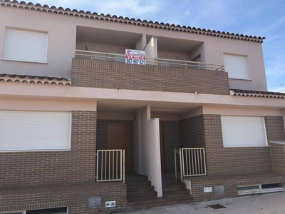 Venta Casa adosada Chinchilla de Monte-Aragón. Muy buen estado plaza de aparcamiento con balcón calefacción central 180 m²