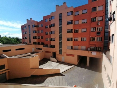 Venta Piso Arroyo de la Encomienda. Piso de tres habitaciones Segunda planta con balcón