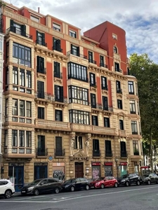 Venta Piso Bilbao. Piso de tres habitaciones en Alameda de Mazarredo. Muy buen estado cuarta planta calefacción individual