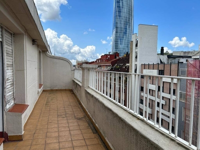 Venta Piso Bilbao. Piso de tres habitaciones en Calle Juan Ajuriaguerra 25. Con terraza calefacción central