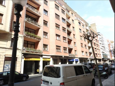 Venta Piso en Calle Juan Ajuriaguerra. Bilbao. A reformar tercera planta con terraza calefacción central