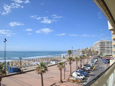 Venta Piso Fuengirola. Piso de cuatro habitaciones Segunda planta con terraza