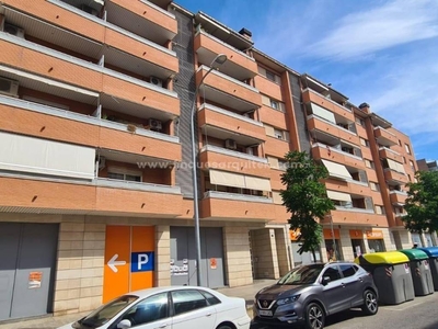 Venta Piso Lleida. Piso de cuatro habitaciones en enric pubill. Segunda planta con balcón