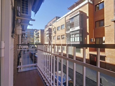 Venta Piso Madrid. Piso de tres habitaciones en Calle Cobalto. Primera planta con terraza