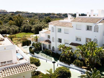 Venta Piso Marbella. Piso de una habitación en Avenida de la Alcudia. Planta baja con terraza