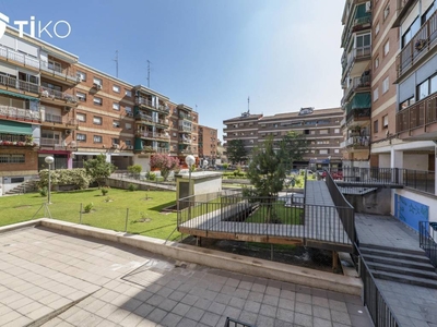 Venta Piso Móstoles. Piso de cuatro habitaciones en de Montero. Primera planta con terraza