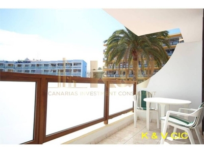 Venta Piso San Bartolomé de Tirajana. Piso de una habitación en Calle Playa del Inglés Cerca del Yumbo y de la Playa. Buen estado tercera planta con terraza