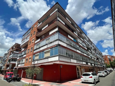 Venta Piso Valladolid. Piso de tres habitaciones Entreplanta con balcón calefacción individual
