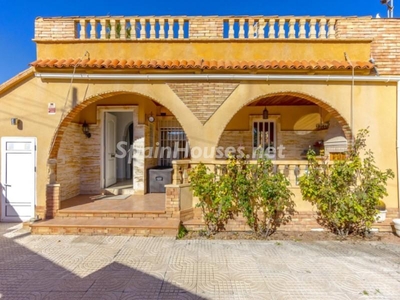Villa en venta en Nueva Torrevieja, Torrevieja