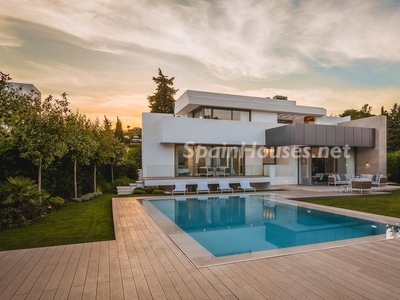 Villa en venta en Paraiso-Borronal, Estepona