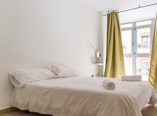 Habitación en apartamento de 4 dormitorios en Quatre Carreres, Valencia