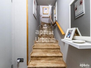 Unifamiliar adosada en venta de 126 m2 , Sabadell