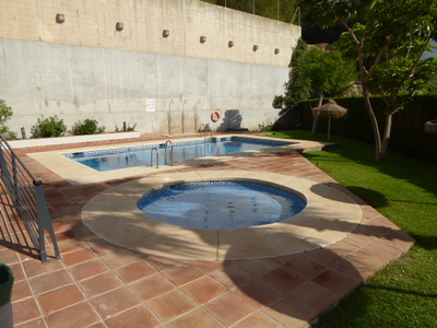 Alquiler de piso con piscina y terraza en Torreblanca del Sol - Los Pacos (Fuengirola)