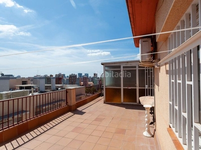 Ático con 3 habitaciones con ascensor y aire acondicionado en Hospitalet de Llobregat (L´)