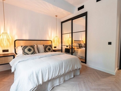 Casa adosada con 3 habitaciones amueblada con parking, calefacción y aire acondicionado en Marbella