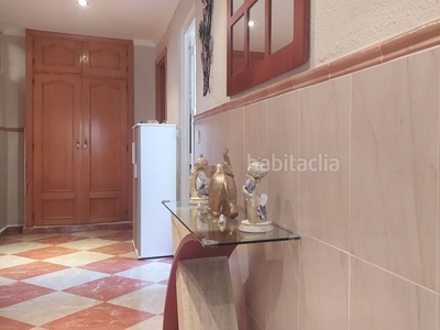 Casa adosada con 3 habitaciones con aire acondicionado en Málaga