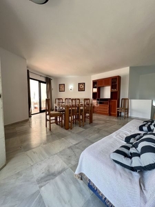 Casa adosada con 3 habitaciones en Guadalobón Estepona