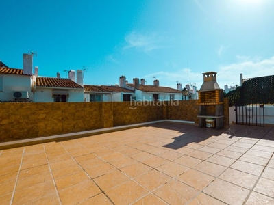 Casa adosada en calle mar y monte 55 casa adosada con 2 habitaciones amueblada con piscina y vistas a la montaña en Estepona