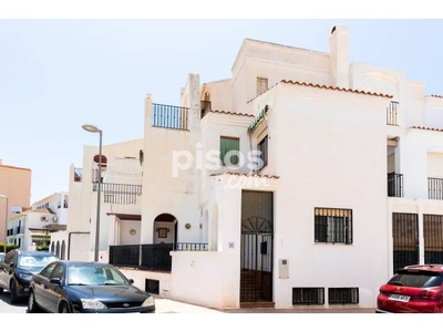 Casa adosada en venta en Urbanización La Perla de Andalucía