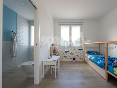 Casa con 3 habitaciones amueblada con parking, piscina, calefacción y aire acondicionado en Brunete