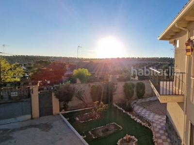 Casa con 4 habitaciones con parking, piscina y calefacción en Colmenar de Oreja