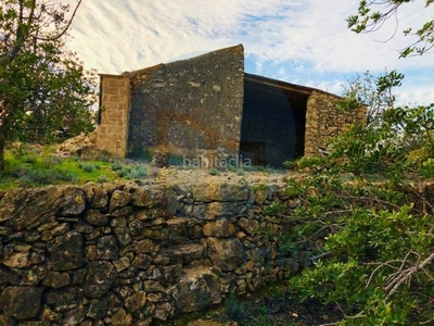 Casa de piedra en finca rústica con vistas al río ebro. en Tortosa