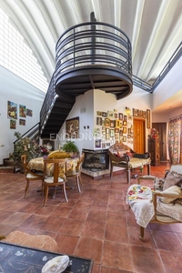 Casa fantástica vivienda art deco en los cortijos en Sevilla la Nueva