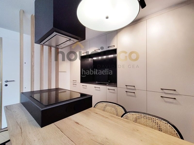 Dúplex piso en venta , con 95 m2, 2 habitaciones y 3 baños, aire acondicionado y calefacción. en Madrid