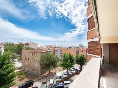 Piso calle artesania, piso con parking incluido. 3 habitaciones + trastero en Barcelona