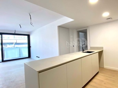 Piso con 2 habitaciones con ascensor, piscina, calefacción y aire acondicionado en Hospitalet de Llobregat (L´)