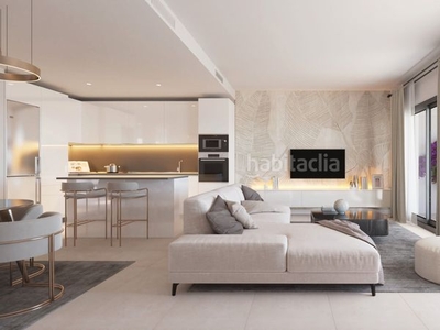 Piso con 2 habitaciones con ascensor y aire acondicionado en Estepona