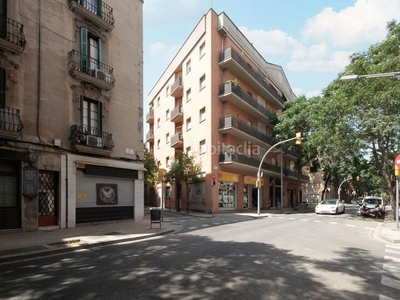 Piso con 3 habitaciones con ascensor y aire acondicionado en Barcelona