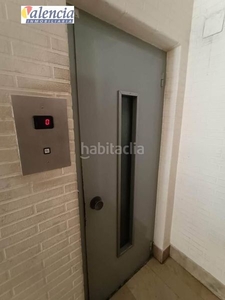 Piso con 3 habitaciones con ascensor y parking en Valencia