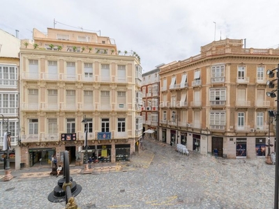 Piso ¡con vistas a 2 plazas! la plaza del icue y la plaza del par. en Cartagena