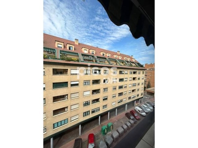 Piso en alquiler en Calle de Jorge Luis Borges, 16