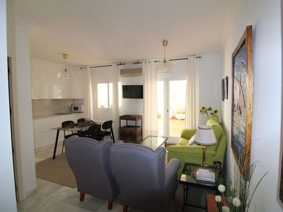 Piso en alquiler en La Malagueta - La Caleta de 1 habitación con terraza y muebles