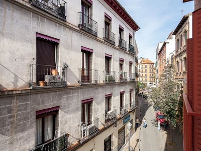 Piso en c. del tesoro 11 piso con 3 habitaciones con ascensor, calefacción y aire acondicionado en Madrid