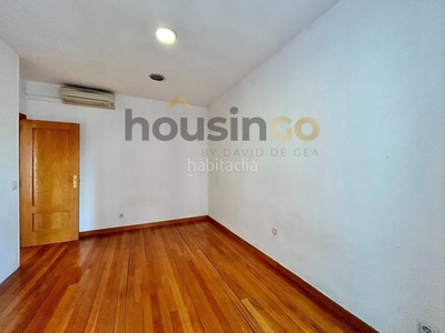 Piso en venta , con 132 m2, 3 habitaciones y 2 baños, trastero, ascensor, aire acondicionado y calefacción individual eléctrica. en Madrid